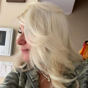 Meet your Posher, Denise